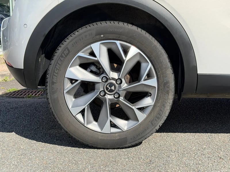 Photo de la voiture DS DS 3 PureTech 130 EAT8 Esprit de Voyage