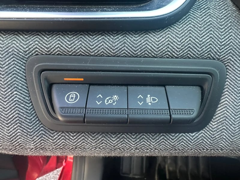 Photo de la voiture RENAULT CLIO V Eco-G 100 ch GSR2 Techno