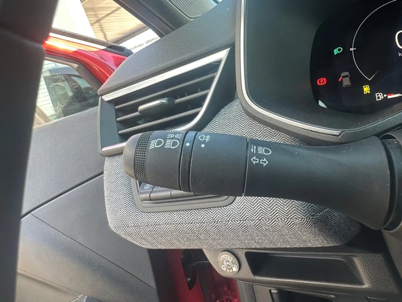 Photo de la voiture RENAULT CLIO V Eco-G 100 ch GSR2 Techno
