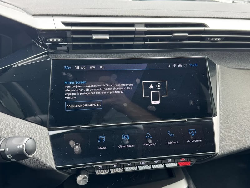 Photo de la voiture PEUGEOT 308 Hybrid 145 e-DCS6 Allure