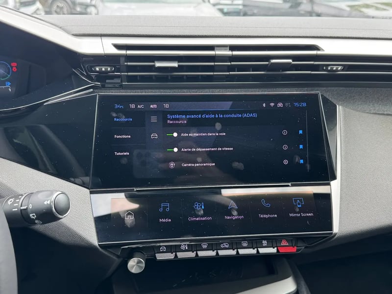 Photo de la voiture PEUGEOT 308 Hybrid 145 e-DCS6 Allure