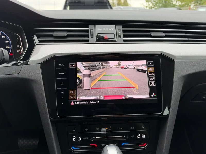 Photo de la voiture VOLKSWAGEN PASSAT SW 2.0 TDI EVO SCR 122 DSG7 Life Plus
