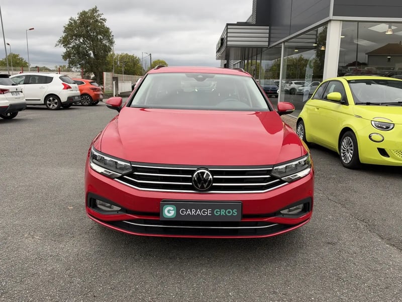 Photo de la voiture VOLKSWAGEN PASSAT SW 2.0 TDI EVO SCR 122 DSG7 Life Plus