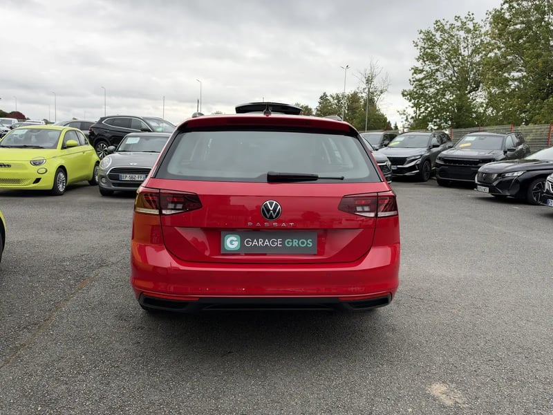 Photo de la voiture VOLKSWAGEN PASSAT SW 2.0 TDI EVO SCR 122 DSG7 Life Plus