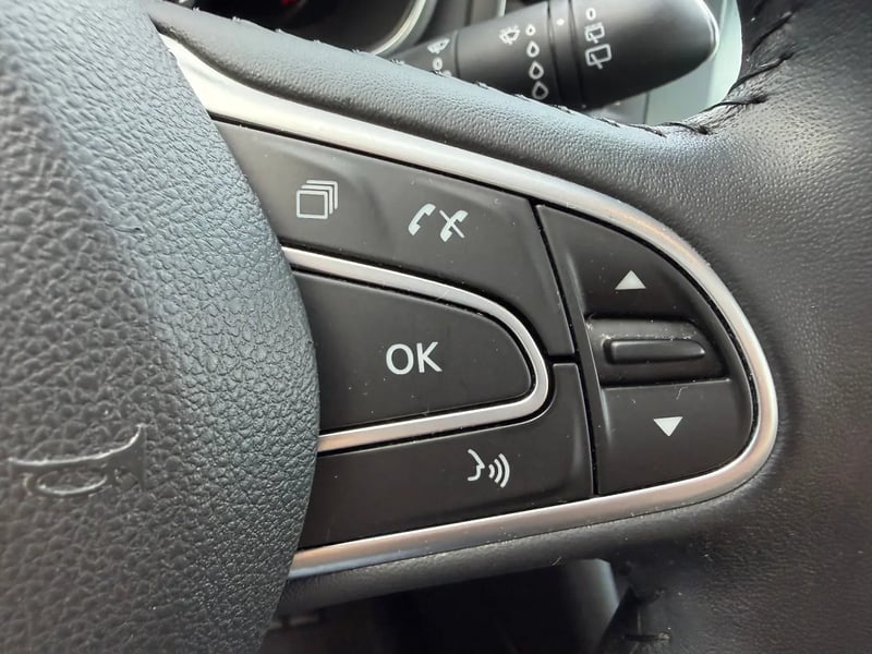Photo de la voiture RENAULT MEGANE IV BERLINE dCi 115 Business