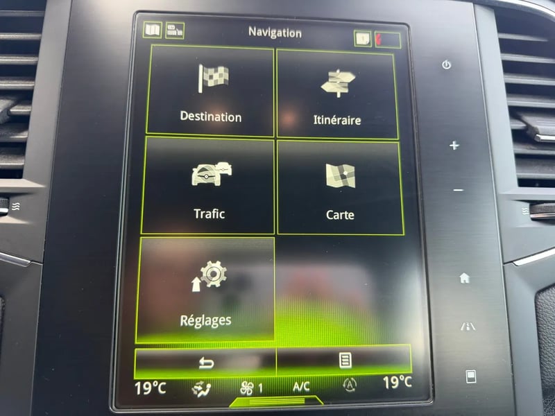 Photo de la voiture RENAULT MEGANE IV BERLINE dCi 115 Business