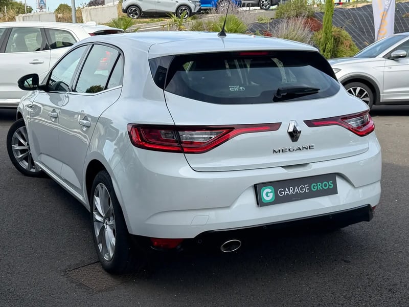 Photo de la voiture RENAULT MEGANE IV BERLINE dCi 115 Business