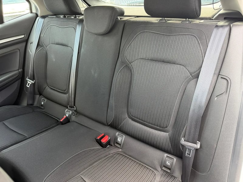 Photo de la voiture RENAULT MEGANE IV BERLINE dCi 115 Business