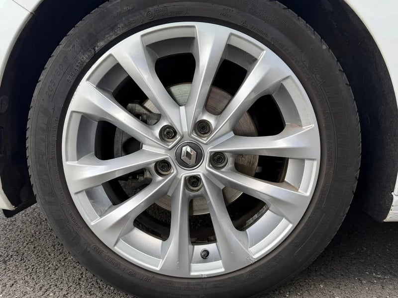 Photo de la voiture RENAULT MEGANE IV BERLINE dCi 115 Business