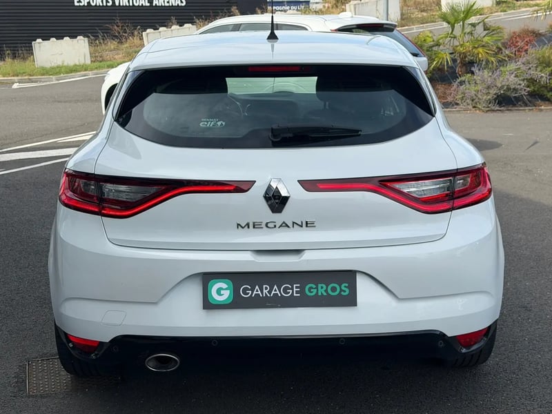 Photo de la voiture RENAULT MEGANE IV BERLINE dCi 115 Business