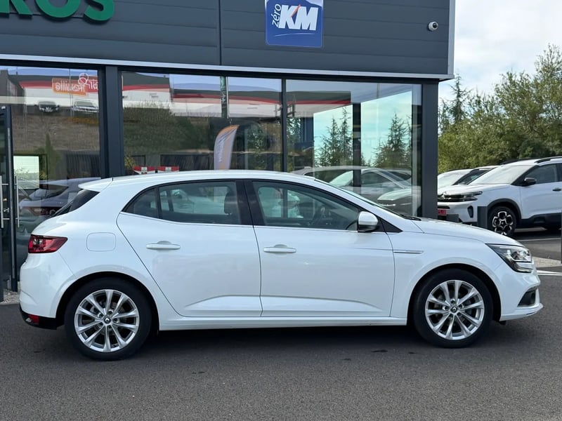 Photo de la voiture RENAULT MEGANE IV BERLINE dCi 115 Business
