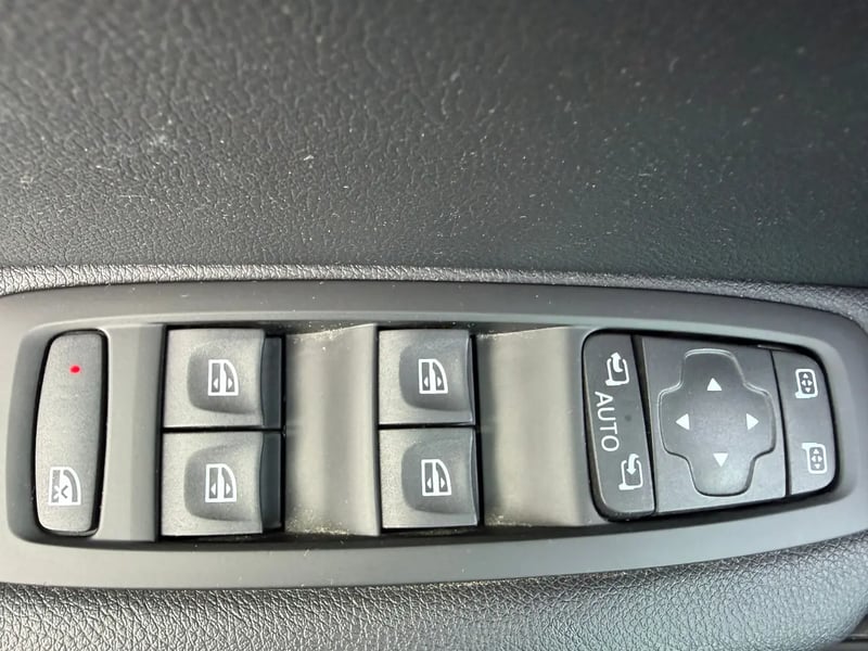 Photo de la voiture RENAULT MEGANE IV BERLINE dCi 115 Business