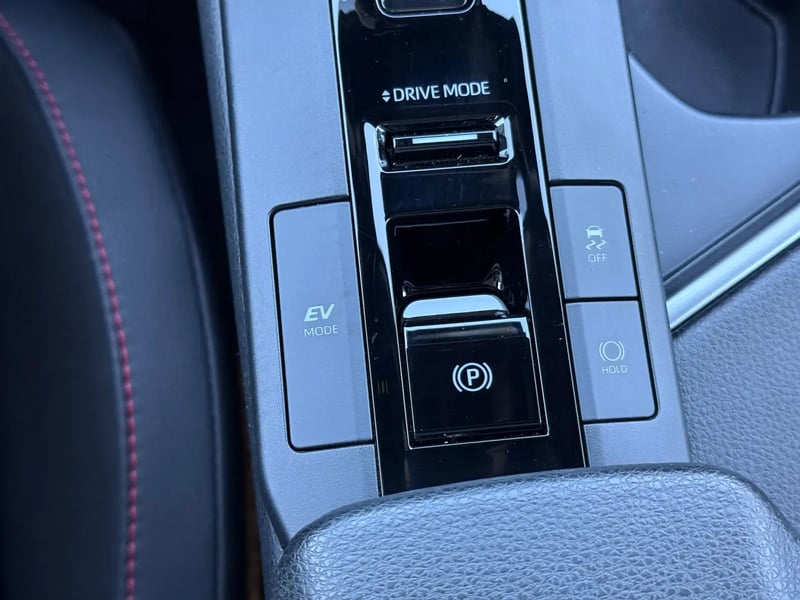 Photo de la voiture TOYOTA C-HR Hybride 200 GR Sport