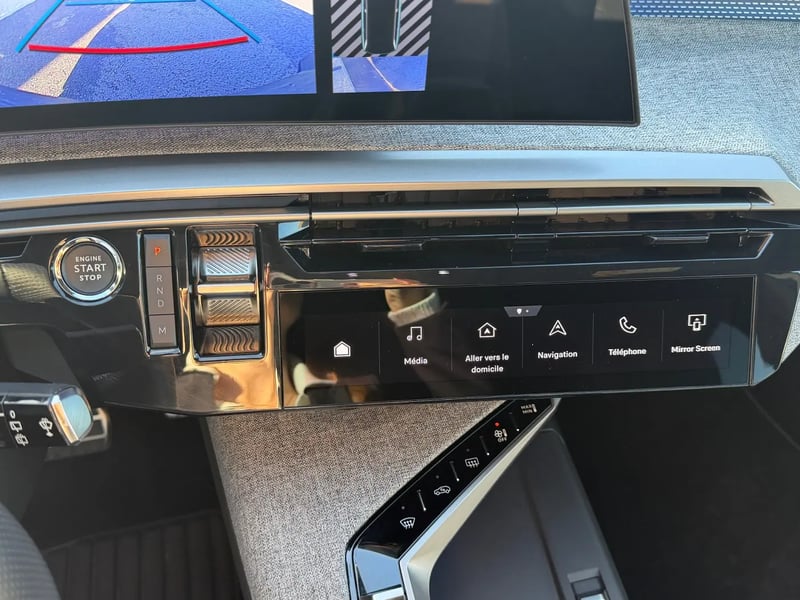 Photo de la voiture PEUGEOT 5008 5008 Hybrid 145ch GT Blanc