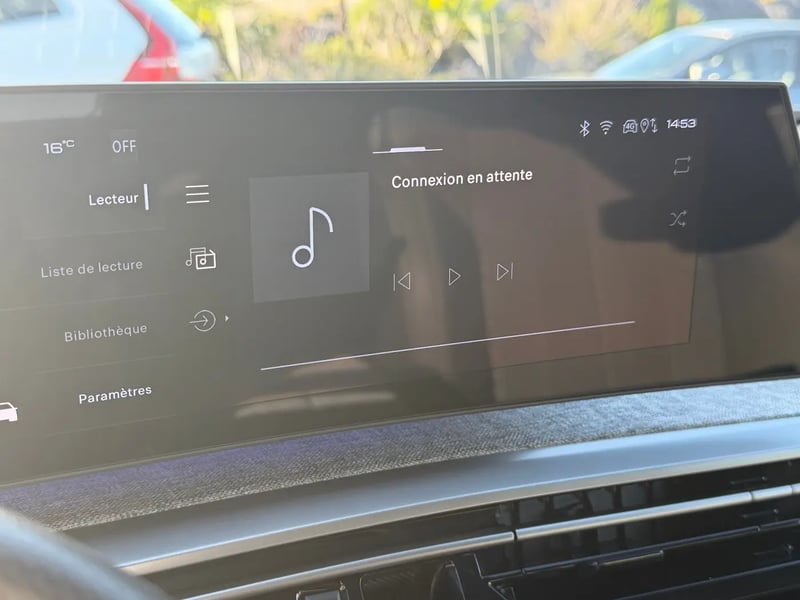 Photo de la voiture PEUGEOT 5008 5008 Hybrid 145ch GT Blanc