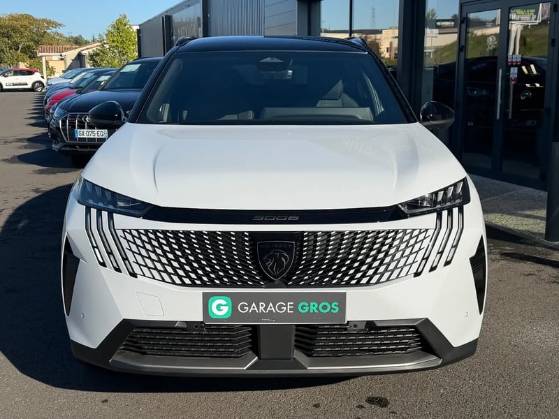 Photo de la voiture PEUGEOT 5008 5008 Hybrid 145ch GT Blanc