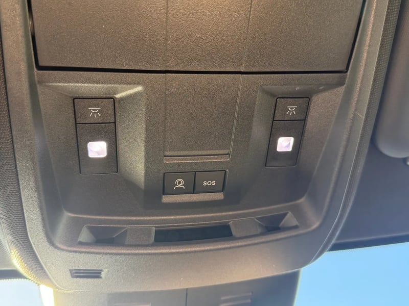 Photo de la voiture PEUGEOT 5008 5008 Hybrid 145ch GT Blanc