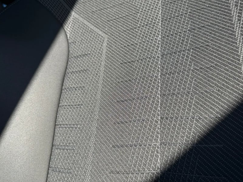 Photo de la voiture PEUGEOT 5008 5008 Hybrid 145ch GT Blanc