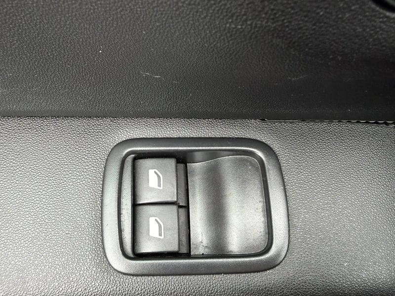 Photo de la voiture CITROEN C3 PureTech 83 ch BVM5 You