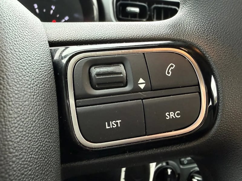 Photo de la voiture CITROEN C3 PureTech 83 ch BVM5 You