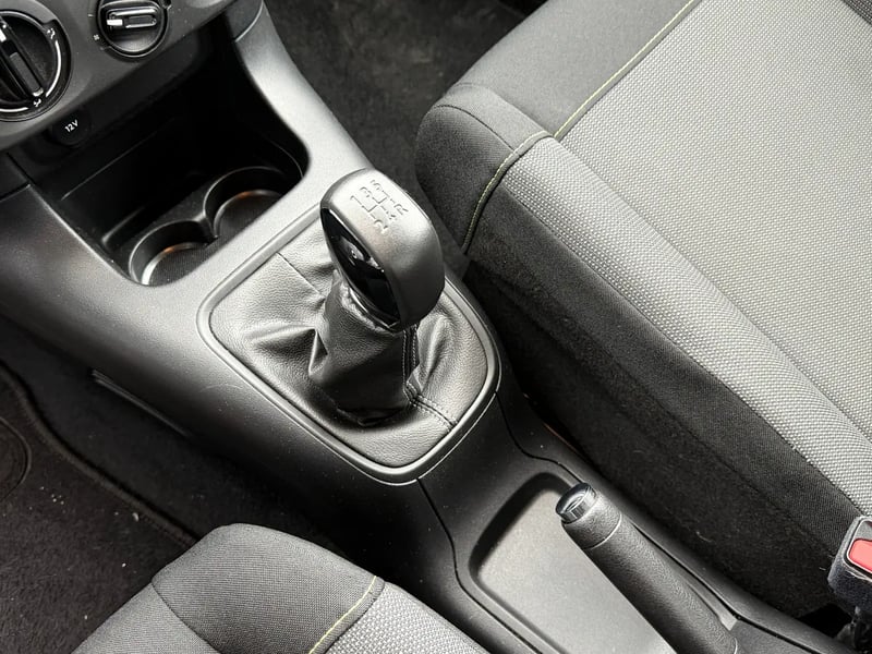 Photo de la voiture CITROEN C3 PureTech 83 ch BVM5 You