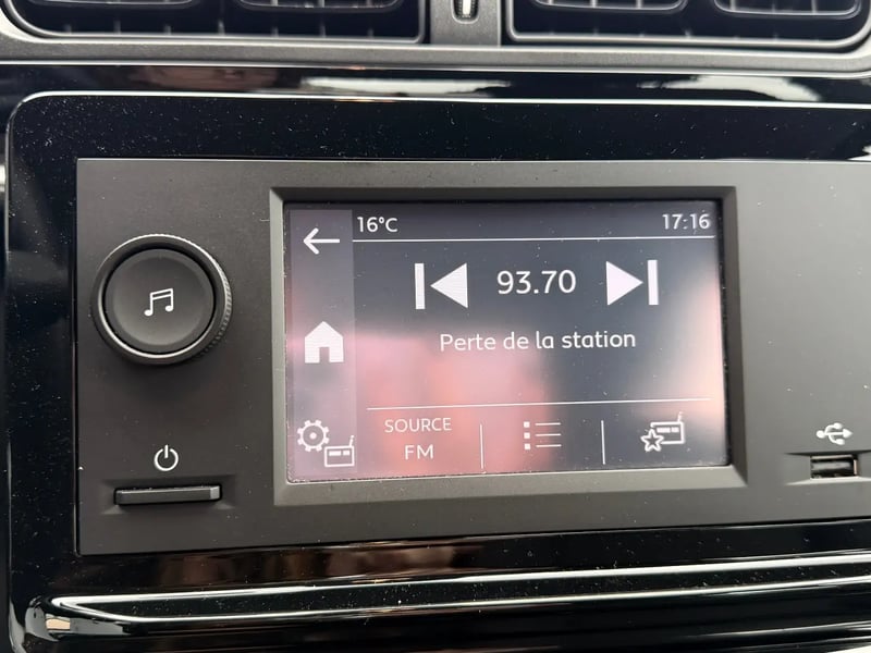 Photo de la voiture CITROEN C3 PureTech 83 ch BVM5 You