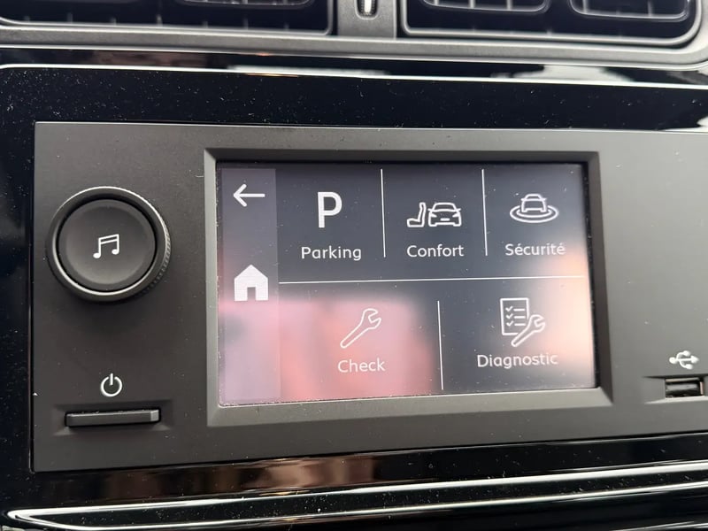 Photo de la voiture CITROEN C3 PureTech 83 ch BVM5 You