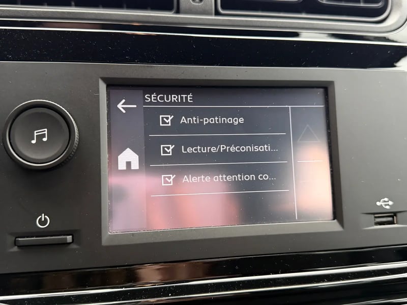 Photo de la voiture CITROEN C3 PureTech 83 ch BVM5 You