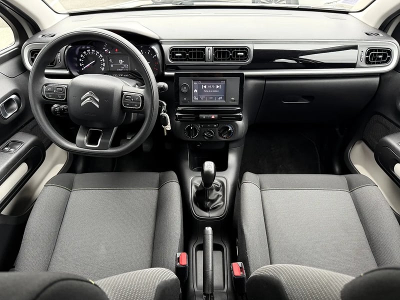 Photo de la voiture CITROEN C3 PureTech 83 ch BVM5 You