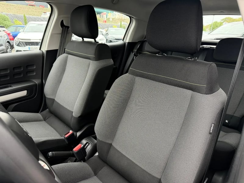 Photo de la voiture CITROEN C3 PureTech 83 ch BVM5 You