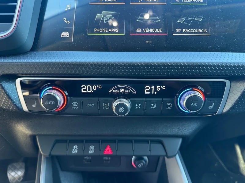 Photo de la voiture AUDI A1 SPORTBACK 25 TFSI 95 ch BVM5 S Line