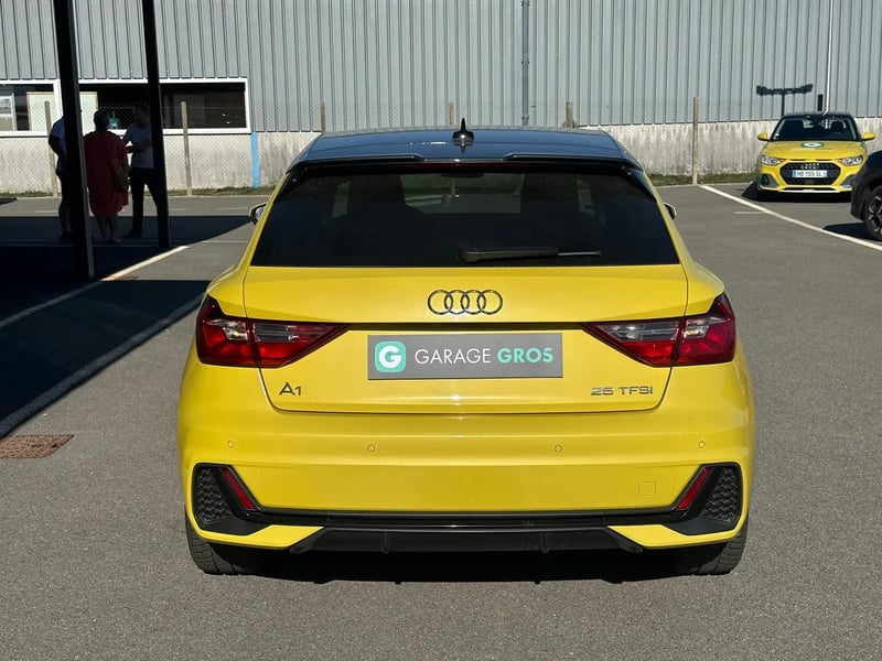 Photo de la voiture AUDI A1 SPORTBACK 25 TFSI 95 ch BVM5 S Line