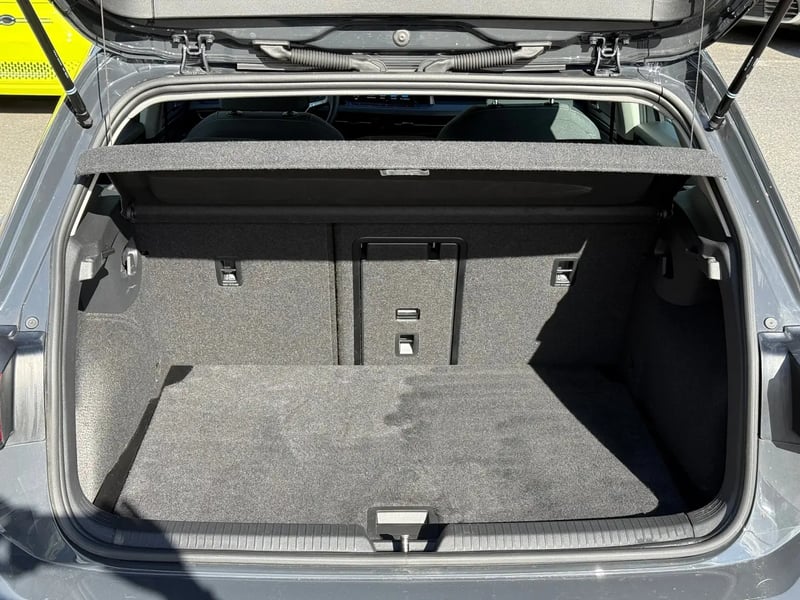 Photo de la voiture VOLKSWAGEN GOLF 1.5 eTSI OPF 130 DSG7 Style