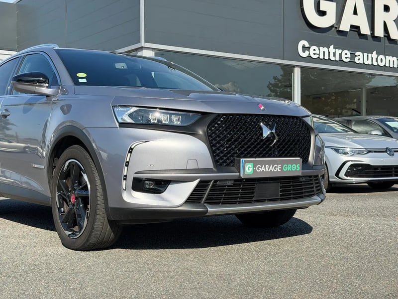 Photo de la voiture DS DS7 CROSSBACK BlueHDi 180 EAT8 Performance Line