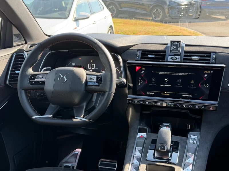 Photo de la voiture DS DS7 CROSSBACK BlueHDi 180 EAT8 Performance Line