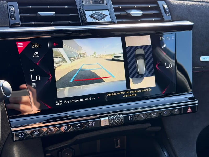 Photo de la voiture DS DS7 CROSSBACK BlueHDi 180 EAT8 Performance Line