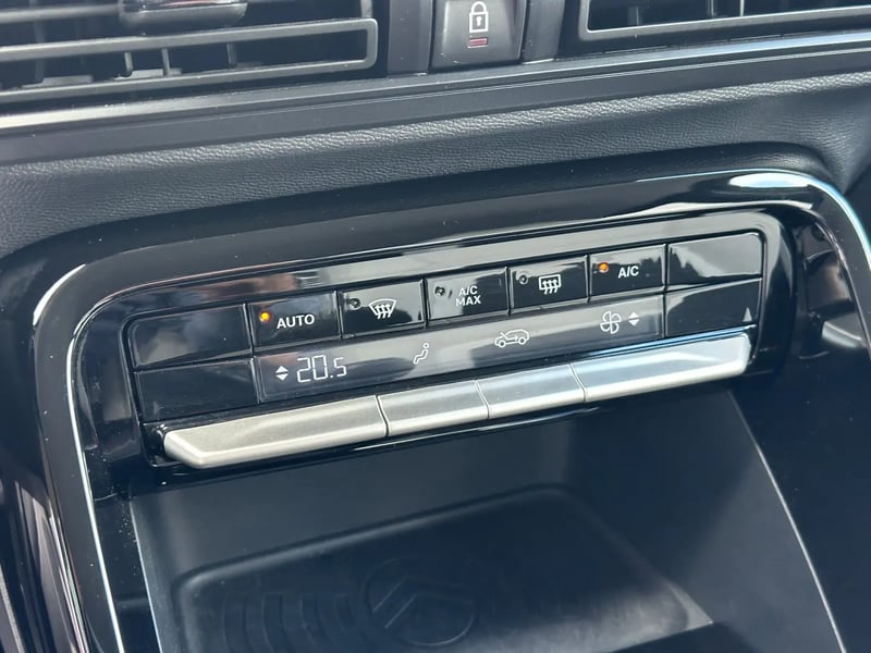Photo de la voiture CITROEN C3 Turbo 100 ch Manuelle Max