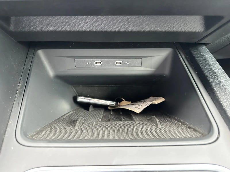 Photo de la voiture SEAT LEON 2.0 TDI 115 BVM6 Business