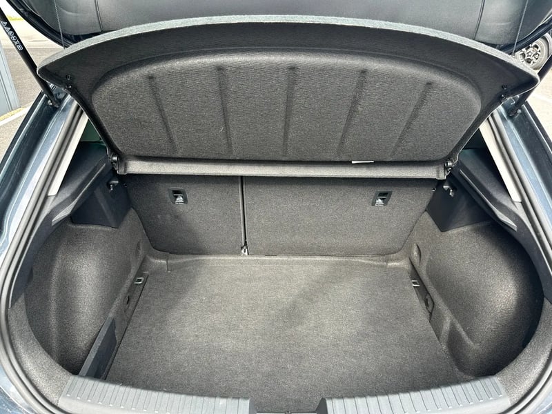 Photo de la voiture SEAT LEON 2.0 TDI 115 BVM6 Business