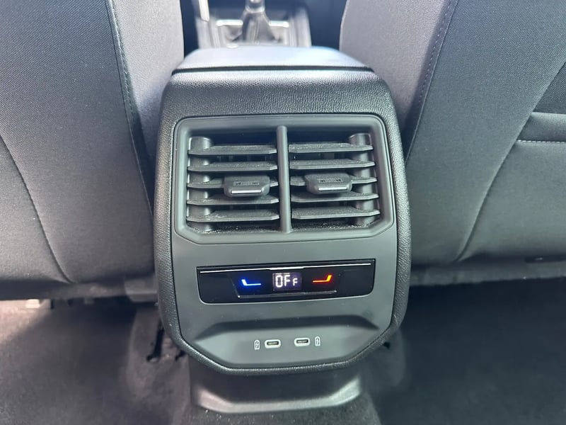 Photo de la voiture SEAT LEON 2.0 TDI 115 BVM6 Business