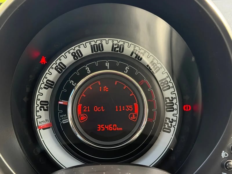 Photo de la voiture FIAT 500C MY17 1.2 69 ch Lounge