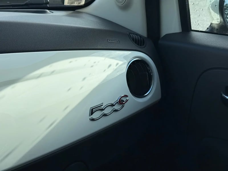 Photo de la voiture FIAT 500C MY17 1.2 69 ch Lounge