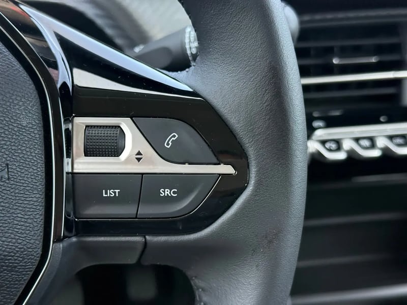 Photo de la voiture PEUGEOT 208 100 S&S BVM6 Style