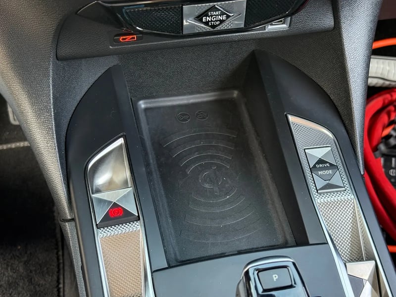 Photo de la voiture DS DS 3 ELECTRIQUE E-Tense Rivoli