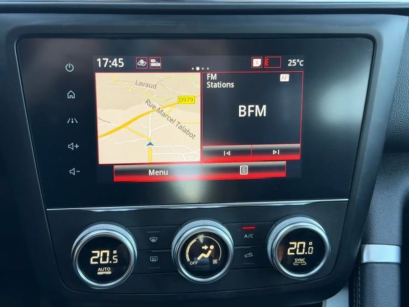 Photo de la voiture RENAULT KADJAR Blue dCi 115 EDC Techno