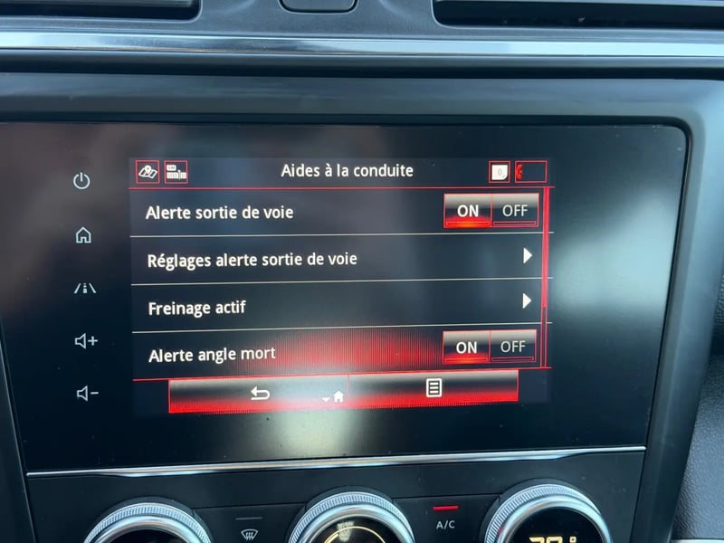Photo de la voiture RENAULT KADJAR Blue dCi 115 EDC Techno
