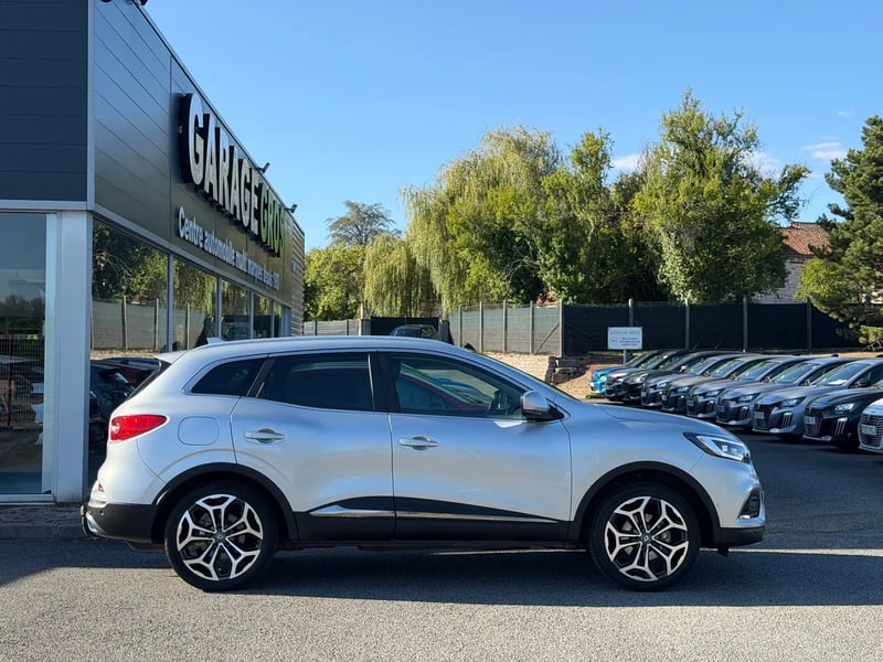 Photo de la voiture RENAULT KADJAR Blue dCi 115 EDC Techno