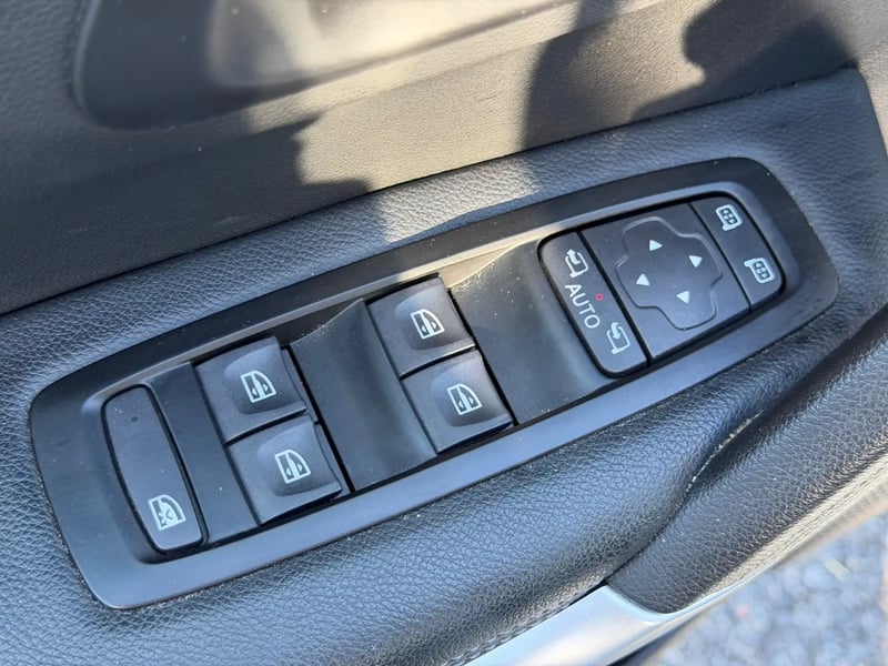 Photo de la voiture RENAULT KADJAR Blue dCi 115 EDC Techno