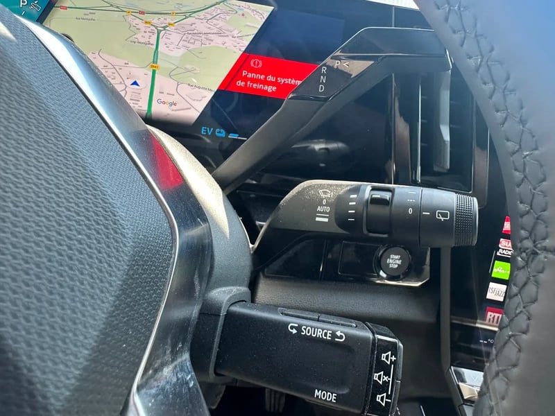 Photo de la voiture RENAULT AUSTRAL E-Tech full hybrid 200 GSR2 Techno