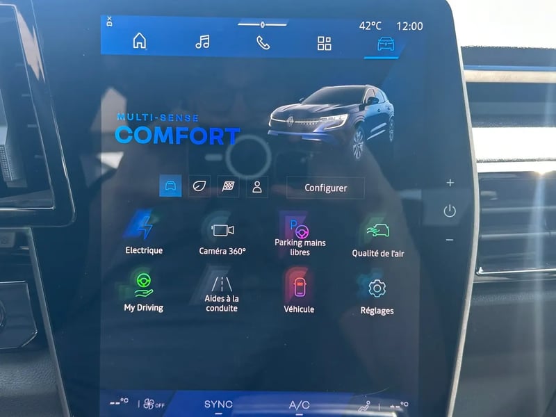 Photo de la voiture RENAULT AUSTRAL E-Tech full hybrid 200 GSR2 Techno